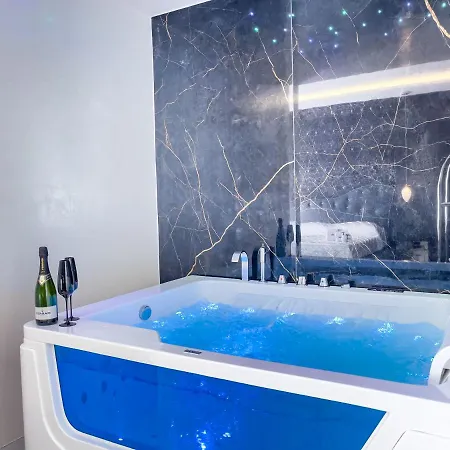 Distinto & 住宿加早餐酒店 4*