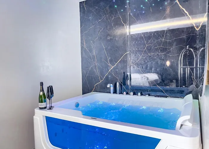 Distinto & Bed & Breakfast 4*