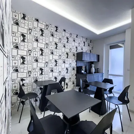 Oda ve Kahvaltı Distinto & 4*