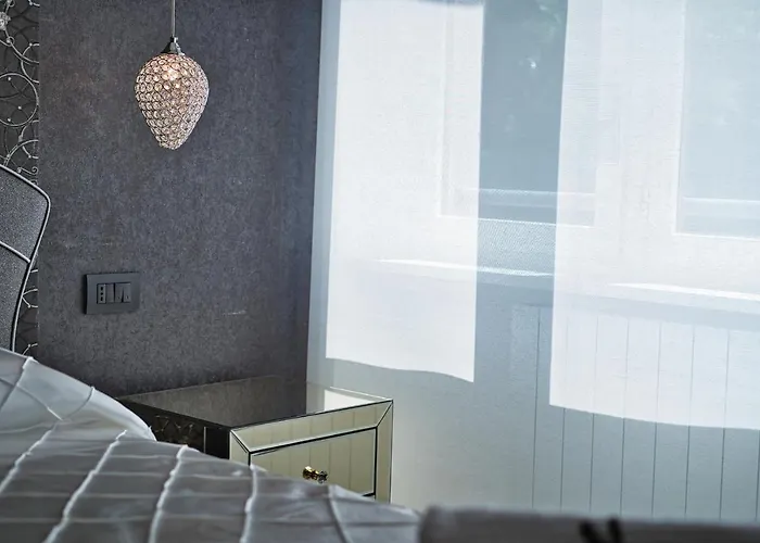 לינה וארוחת בוקר Distinto & 4*